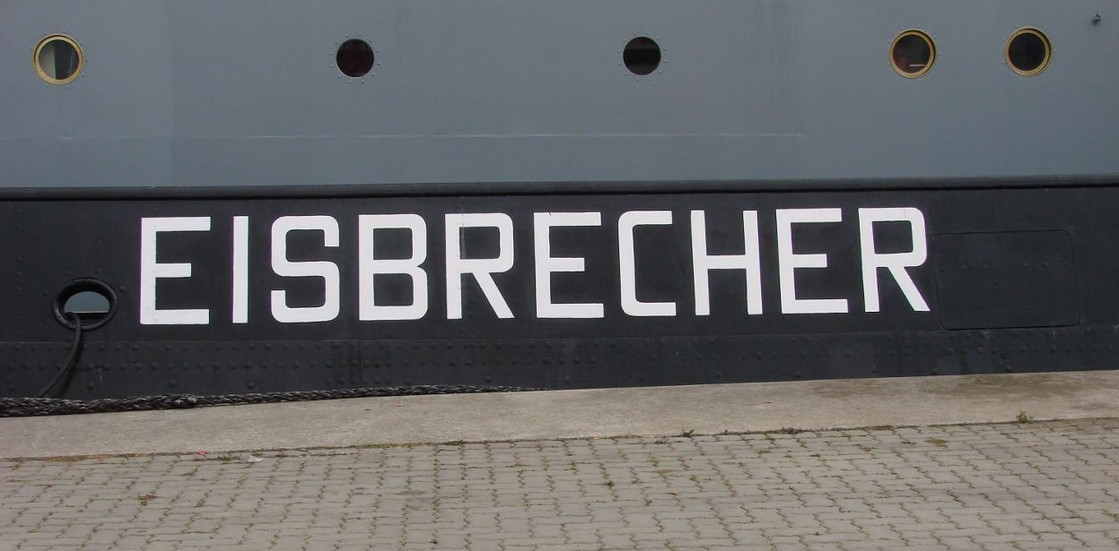 ein Eisbrecher als Synonym für das Aufbrechen verhärteter Strukturen